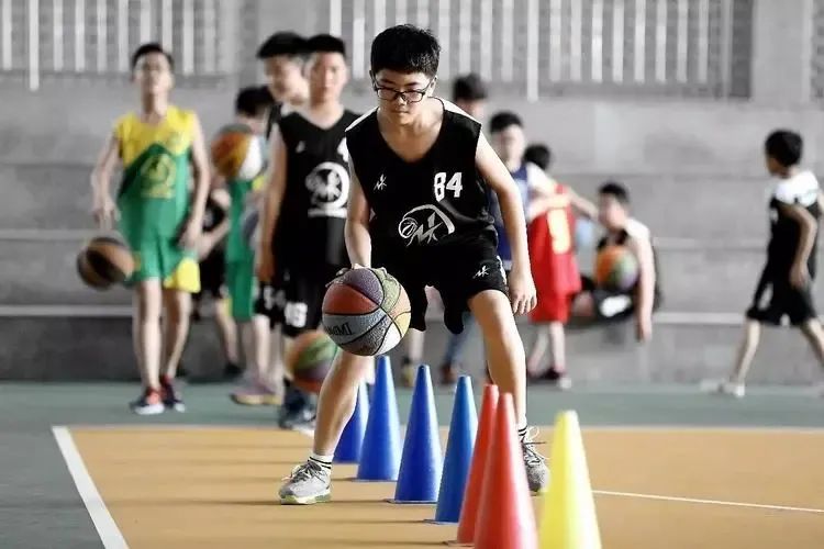 家长真实反馈 | 7天夏令营收费1980元到3700元，花钱给孩子买苦吃值吗？